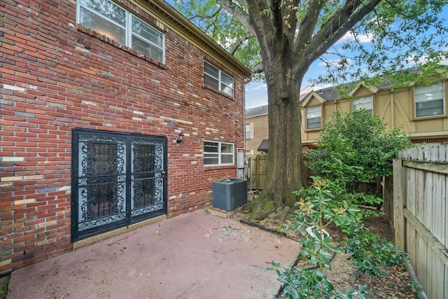 875 S Yates Rd Unit 4, Memphis, TN 38120 - view of patio / terrace
