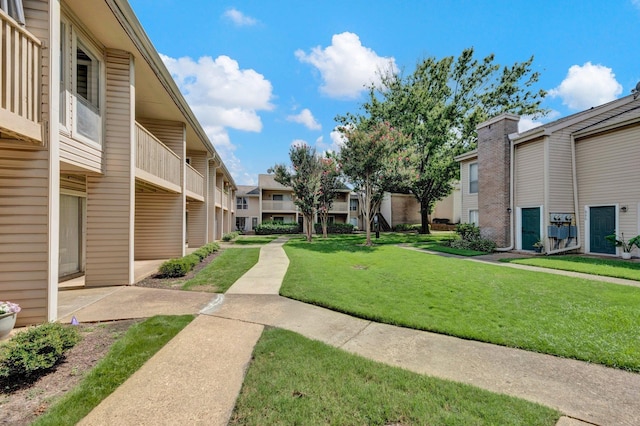 6787 Quail Hollow Ct Unit 4, Memphis, TN 38120 - view of property's community featuring a residential view and a lawn
