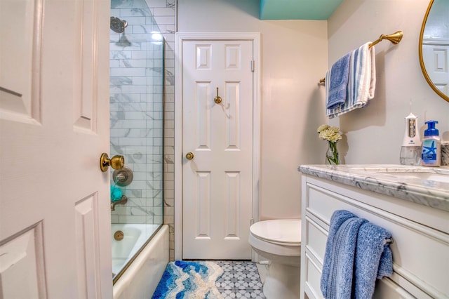 8986 Stratfield Cv, Germantown, TN 38139 - full bath with vanity and bathing tub / shower combination