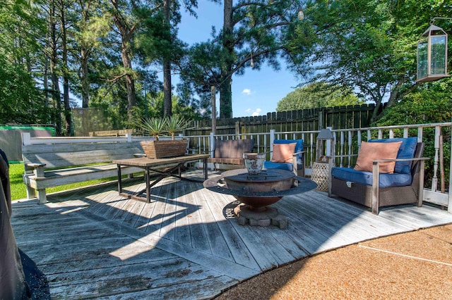 8986 Stratfield Cv, Germantown, TN 38139 - deck with a fenced backyard