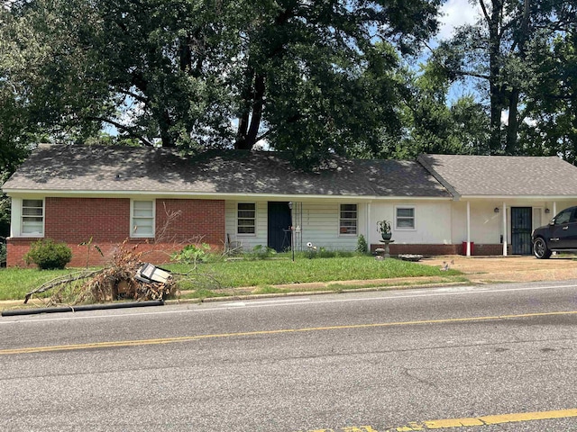 1522 Frayser Blvd, Memphis, TN 38127 - ranch-style home with brick siding