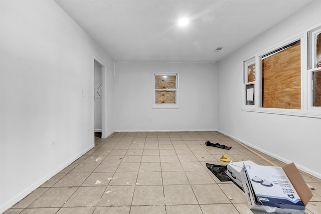 3594 Sunrise St, Memphis, TN 38127 - unfurnished room with tile patterned flooring and baseboards