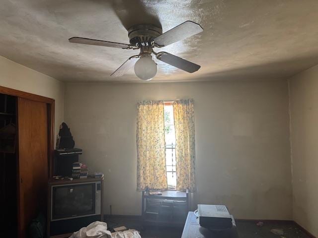1557 Preston Ave, Memphis, TN 38106 - bedroom with ceiling fan