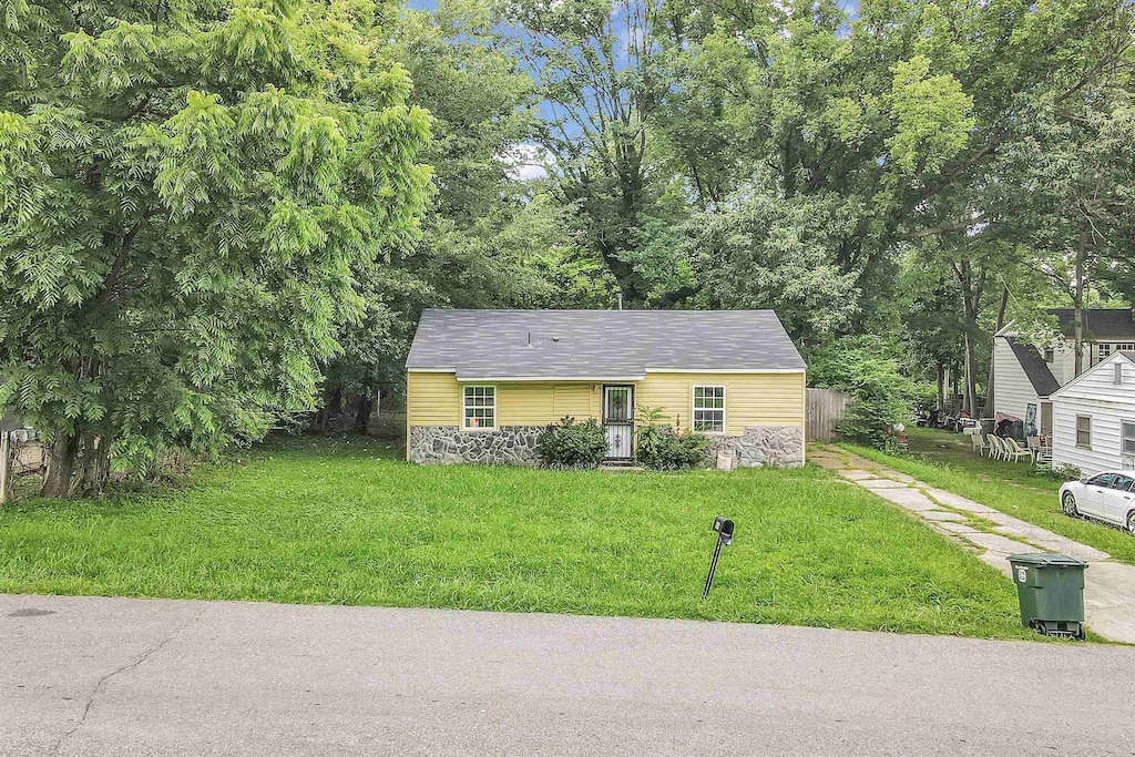 918 Joel Ave, Memphis, TN 38127 - bungalow-style home with a front yard