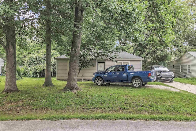 974 Joel Ave, Memphis, TN 38127 - obstructed view of property featuring a front lawn