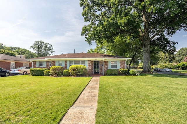 5153 Helene Rd, Memphis, TN 38117 - ranch-style house featuring brick siding and a front yard