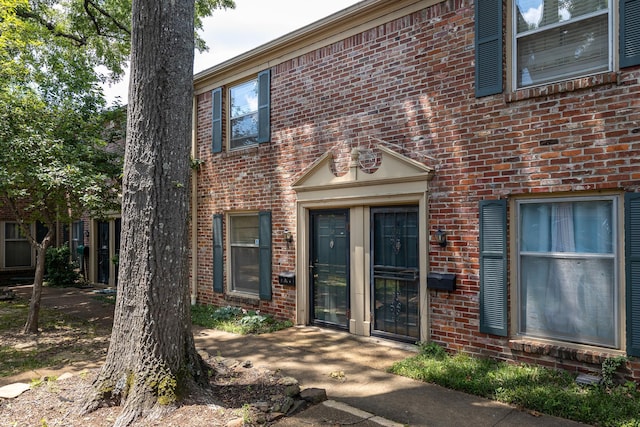 1204 Chamberlain Dr Unit 10, Memphis, TN 38119 - entrance to property with brick siding