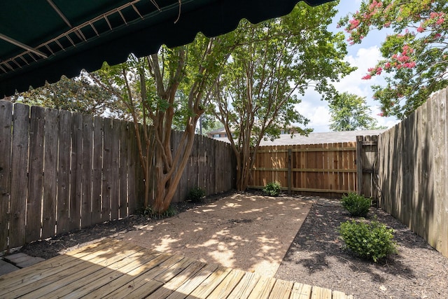 1204 Chamberlain Dr Unit 10, Memphis, TN 38119 - wooden deck featuring a fenced backyard