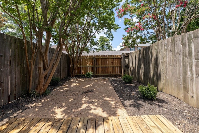 1204 Chamberlain Dr Unit 10, Memphis, TN 38119 - wooden deck featuring a fenced backyard