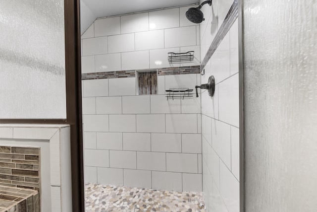 526 Royal Pecan Way, Collierville, TN 38017 - full bathroom featuring a tile shower
