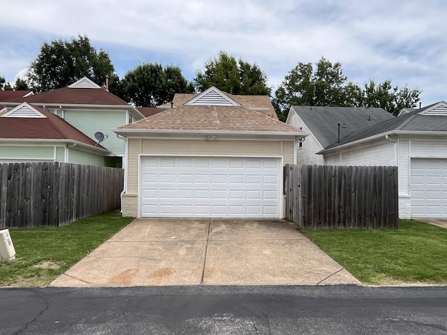 1319 E Island Pl E, Memphis, TN 38103 - view of detached garage