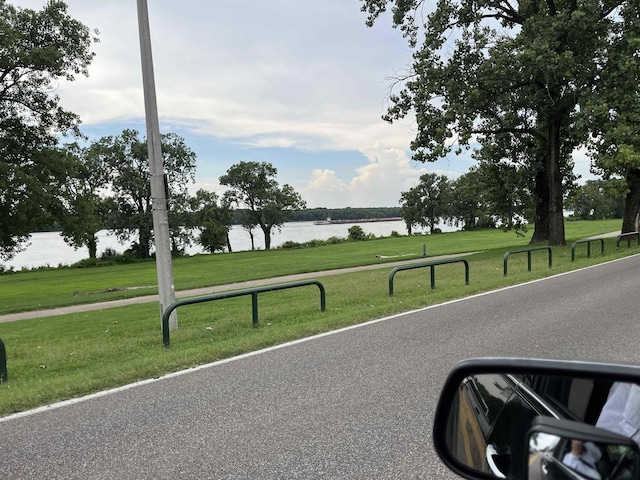 1319 E Island Pl E, Memphis, TN 38103 - view of asphalt road featuring a water view