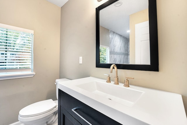 71 Clark Pl, Memphis, TN 38104 - bathroom with vanity and toilet