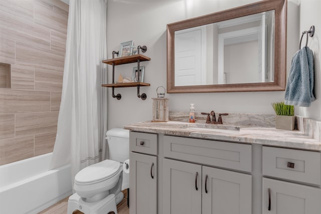 4712 Carousel Ln, Collierville, TN 38017 - full bath featuring vanity and shower / bath combination with curtain
