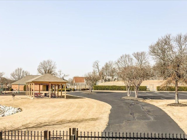 8973 E Carrollwood Ln, Memphis, TN 38016 - view of property's community featuring a gazebo