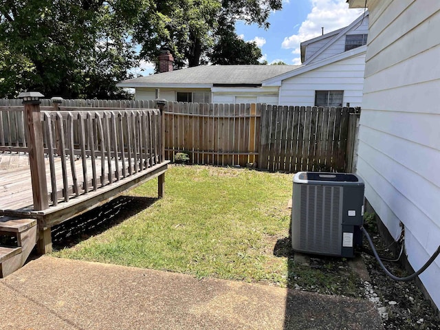 4282 Millbranch Rd, Memphis, TN 38116 - view of yard with a wooden deck