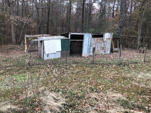 view of shed / structure