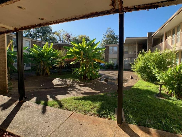 151 N Belvedere Blvd 22, Memphis, TN 38104 - view of yard