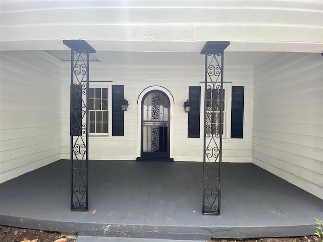 property entrance with a porch