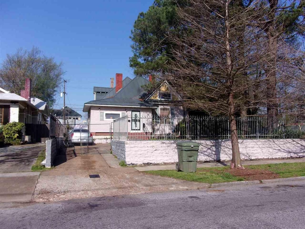 view of front of house