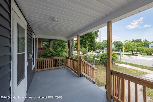 view of patio / terrace with covered porch