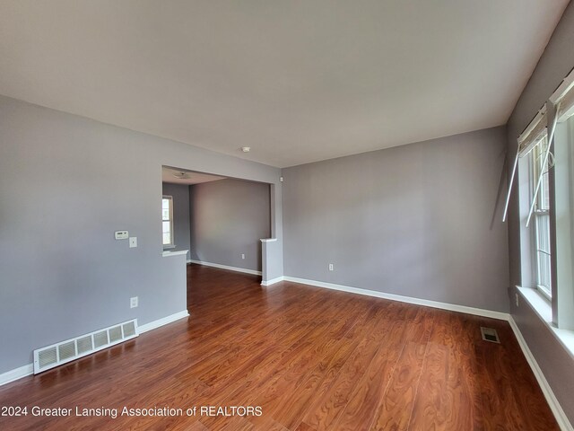 6347 Beechfield Dr, Lansing, MI 48911 - photo 3