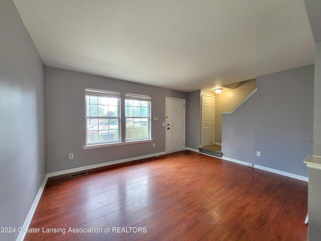 6347 Beechfield Dr, Lansing, MI 48911 - photo 4