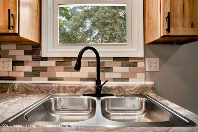 room details featuring sink