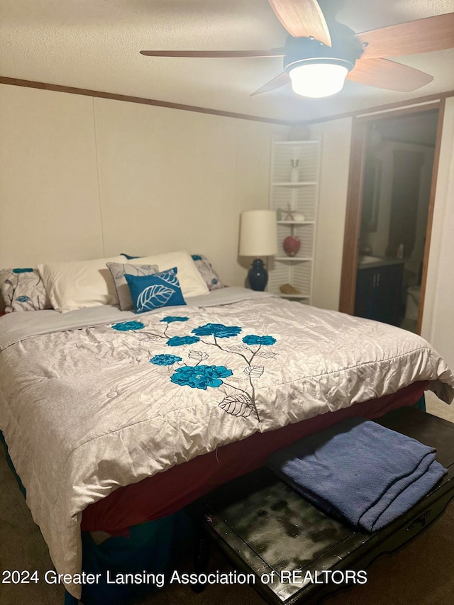 bedroom featuring ceiling fan