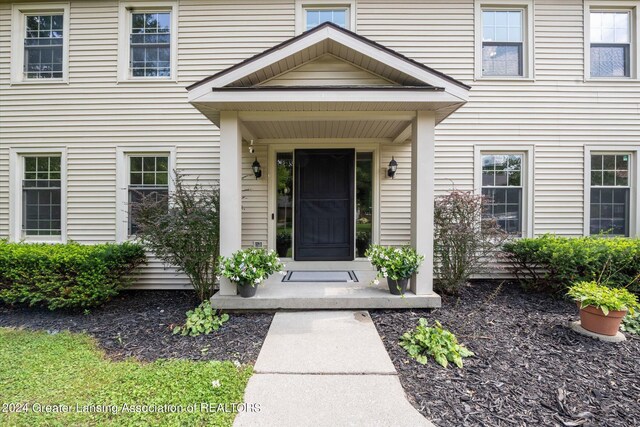 view of property entrance