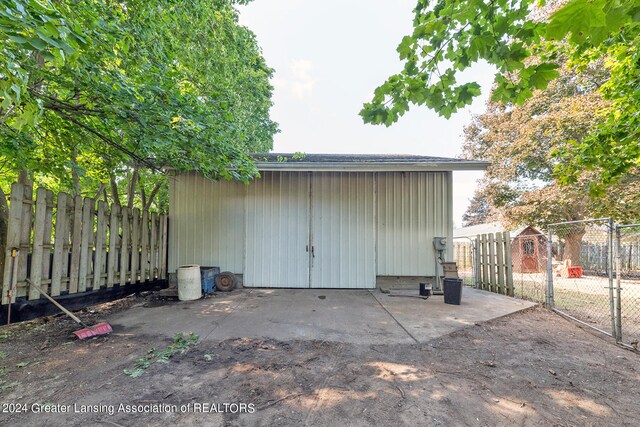 view of outbuilding