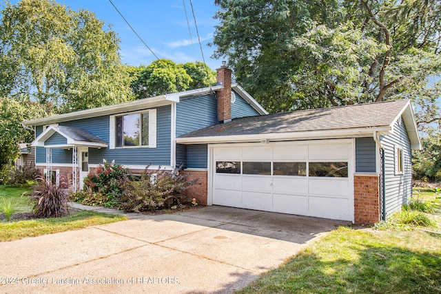 view of front facade with a garage