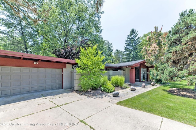 4335 Woodhaven Dr, Lansing, MI 48917 - photo 1