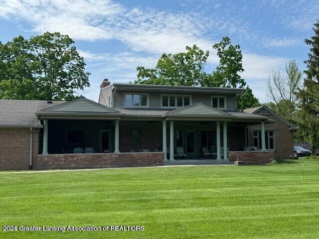 exterior space featuring a front lawn