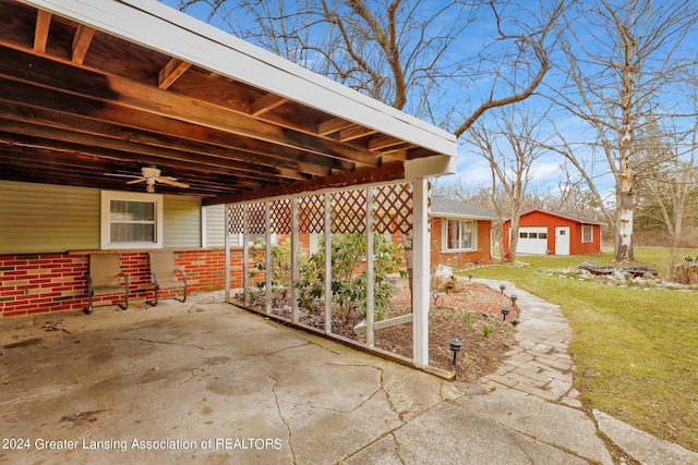 view of patio with ceiling fan