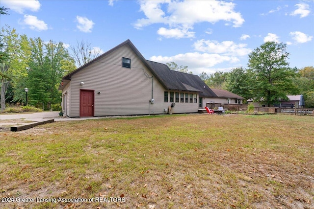 exterior space featuring a yard