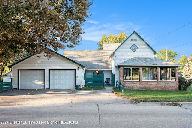 view of front of property featuring a garage