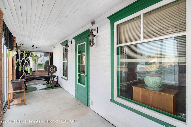 view of patio / terrace with covered porch