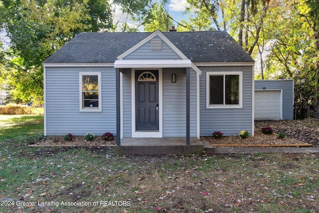 view of front facade featuring a garage