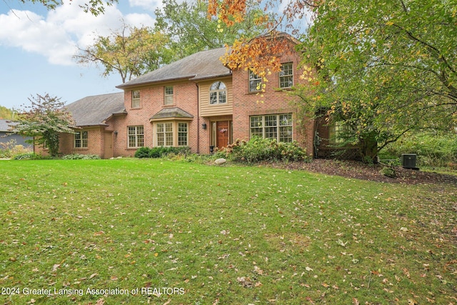 view of front of house featuring a front yard