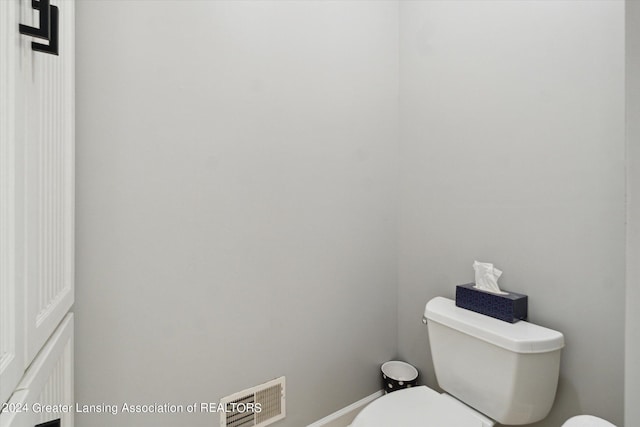 bathroom featuring toilet