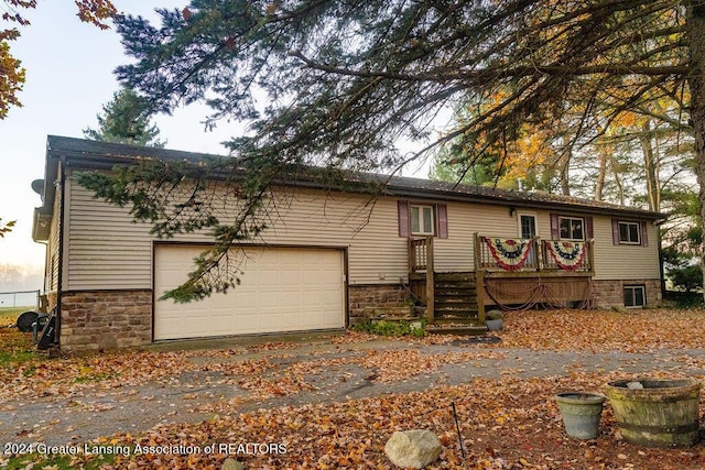 view of front of house featuring a garage