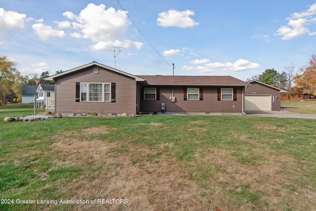 view of front of house with a front lawn