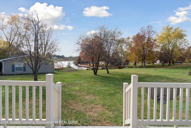 view of yard featuring a water view