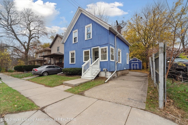 view of front of property