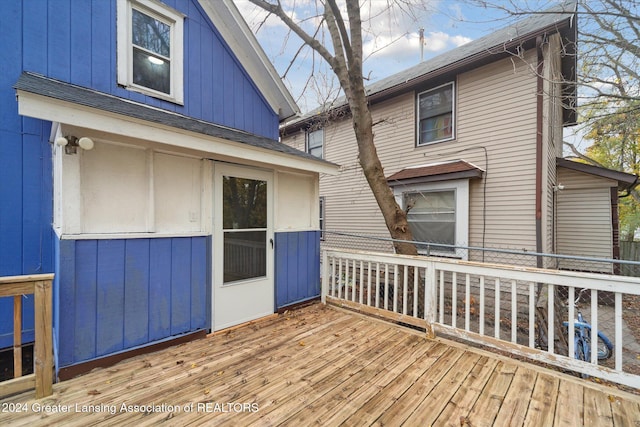 view of wooden deck