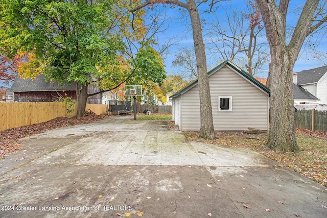 223 S Pennsylvania Ave, Lansing, MI 48912 - view of patio with a fenced backyard