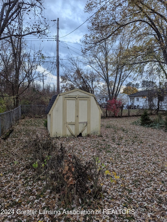 view of outbuilding