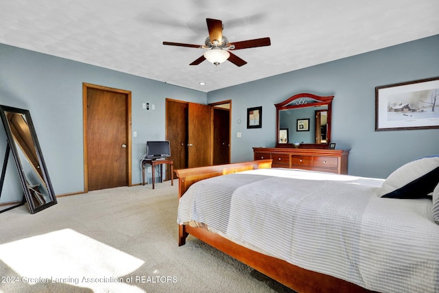 bedroom featuring carpet and ceiling fan