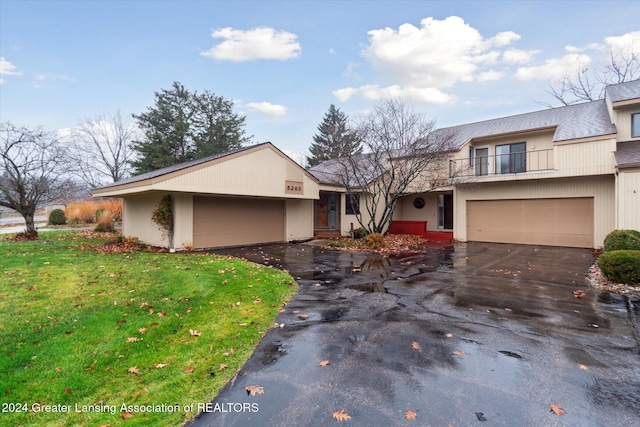 5267 E Hidden Lake Dr, East Lansing, MI 48823 - photo 2